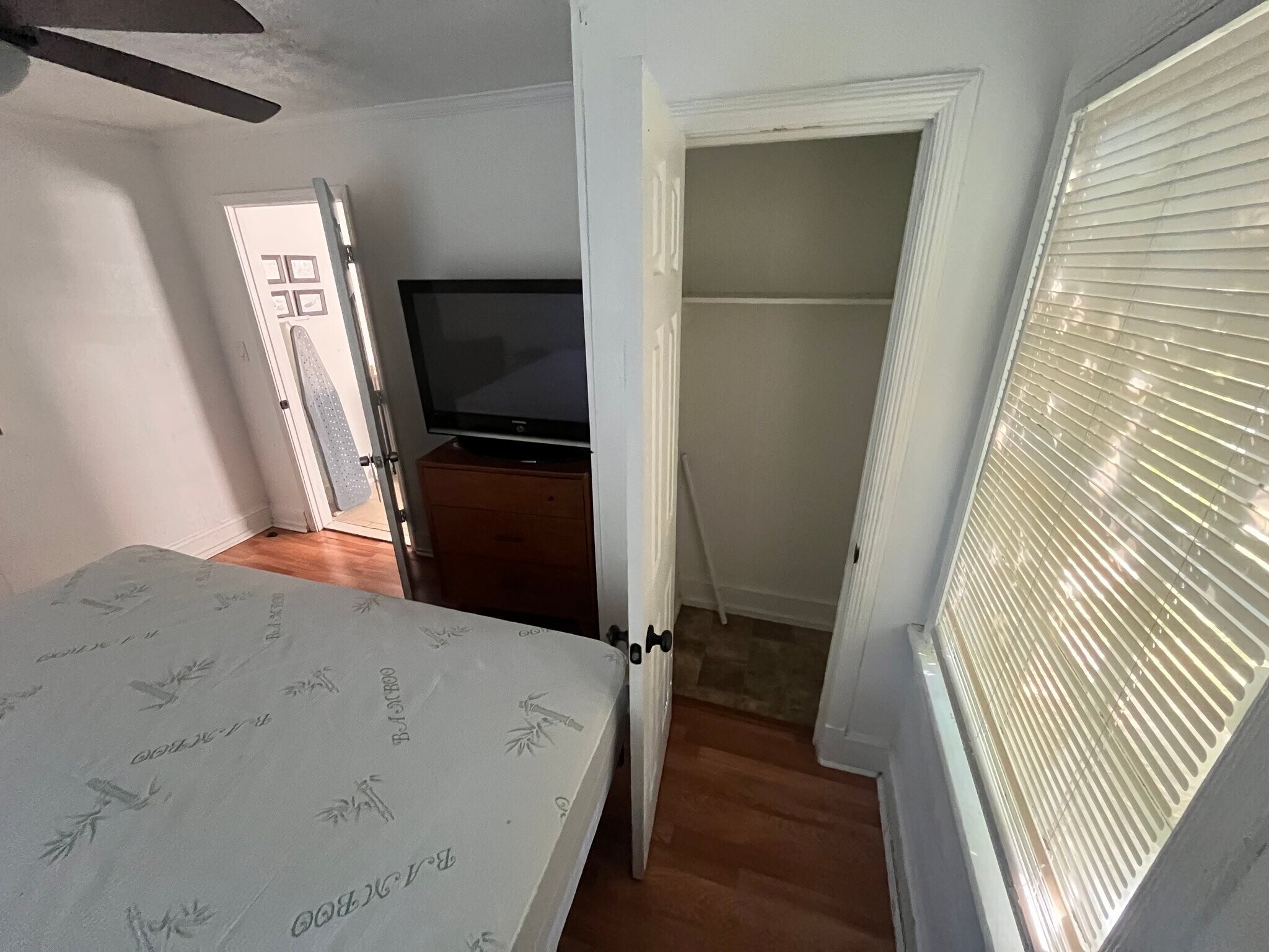 Building Photo - 298 Broadway St