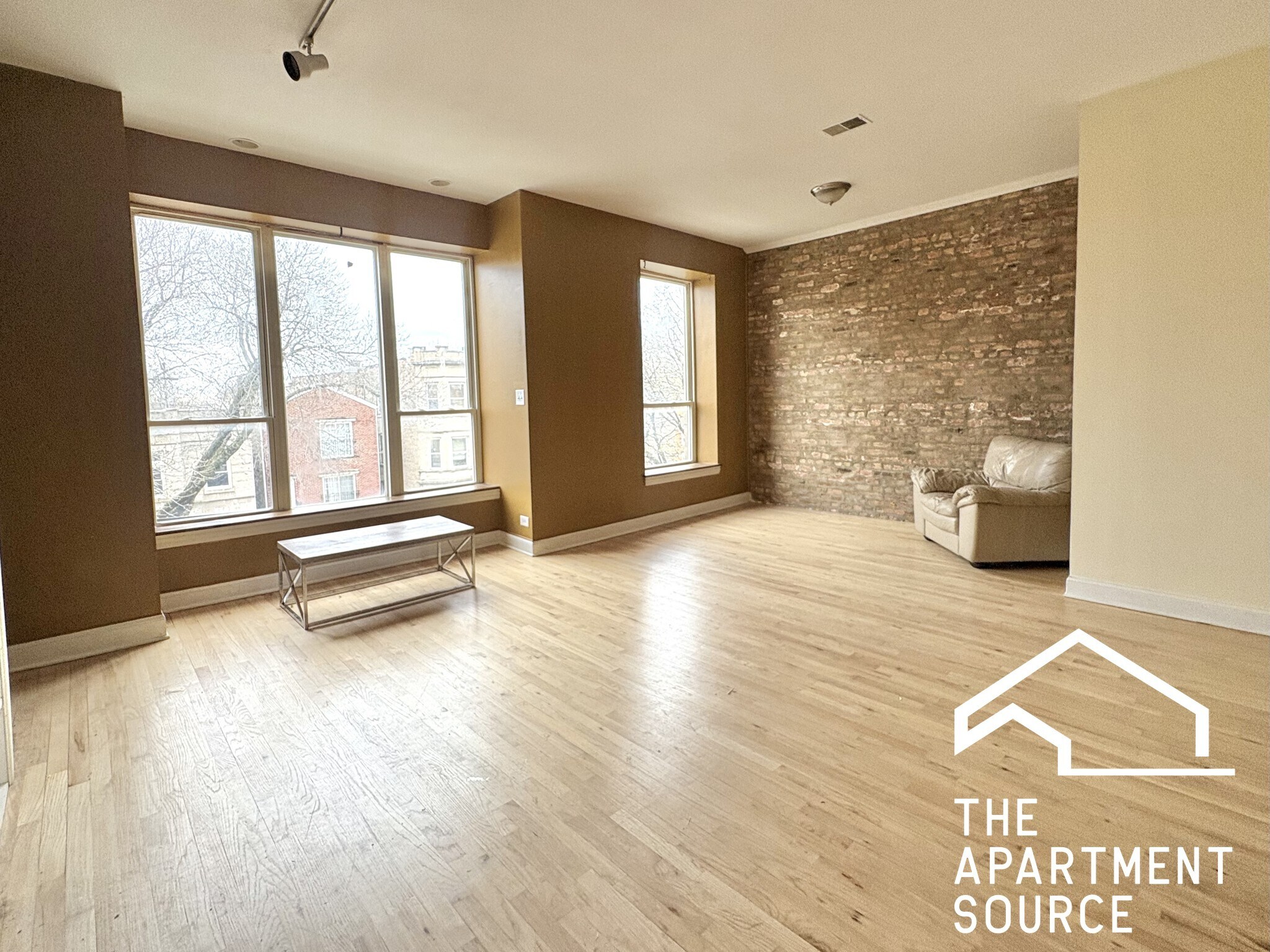 Building Photo - 1549 S Christiana Ave