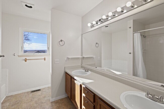 Building Photo - Spacious 6-Bedroom / 3.5-Bath Home — Great Location + Solar Savings!