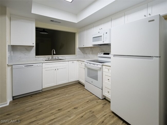 Building Photo - 4209 Castlewood Dr