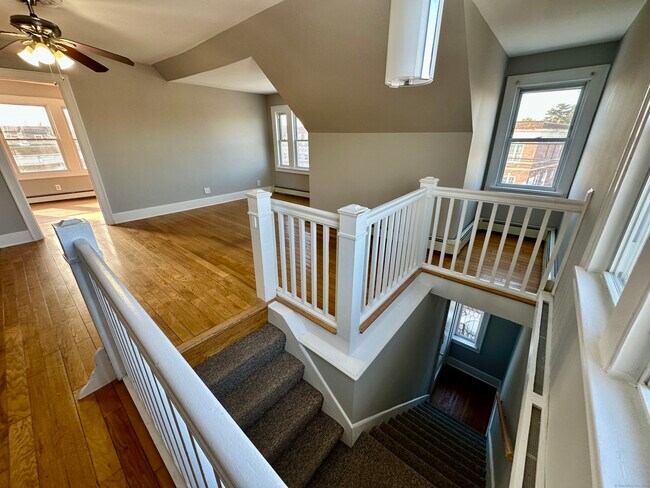 Building Photo - 2683 Fairfield Ave