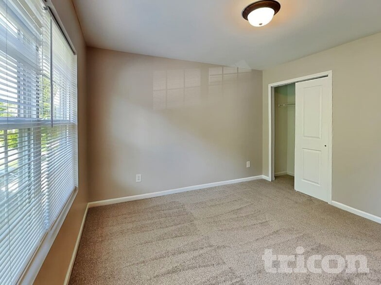 Building Photo - 510 Rook Rd