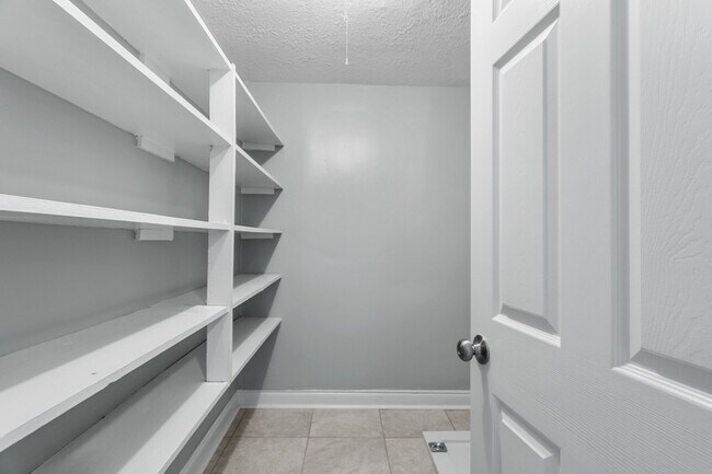 Building Photo - 3815 Wyoming St