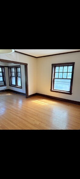 Building Photo - 4840 N Talman Ave