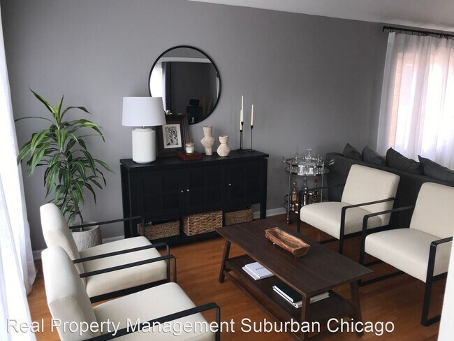 Building Photo - 4 br, 3 bath House - 5901 Burr Oak Avenue