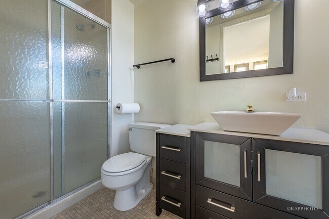 Building Photo - 6700 S South Shore Dr