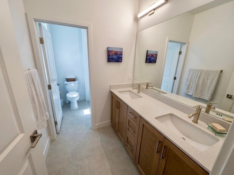 Building Photo - 1358 Blue Port Wy