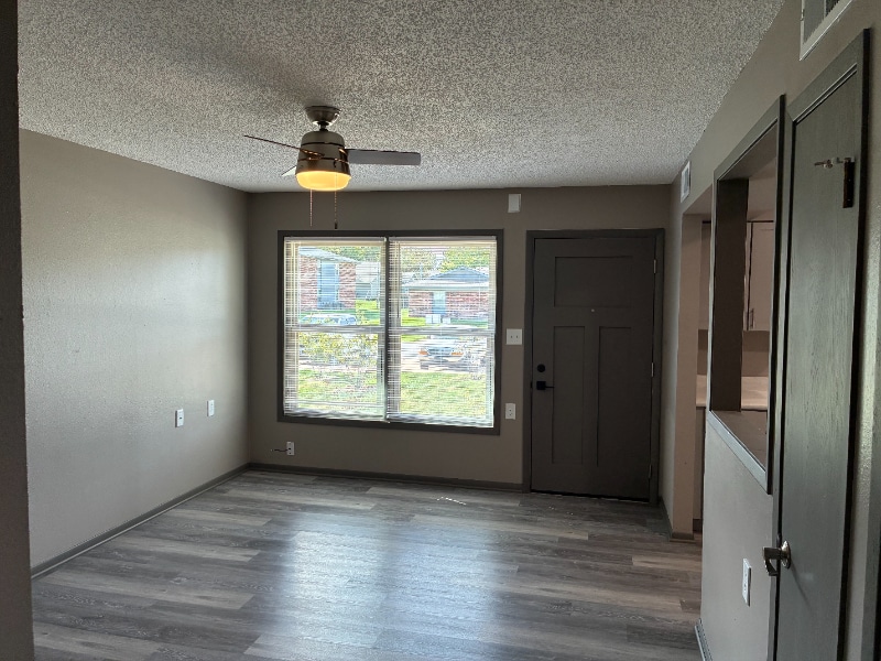 Building Photo - 501 S Cedar St