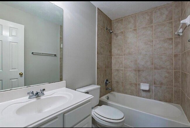 Building Photo - 18102 Spring Run Ln