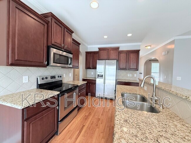 Building Photo - 5810 Spring Glen Lane
