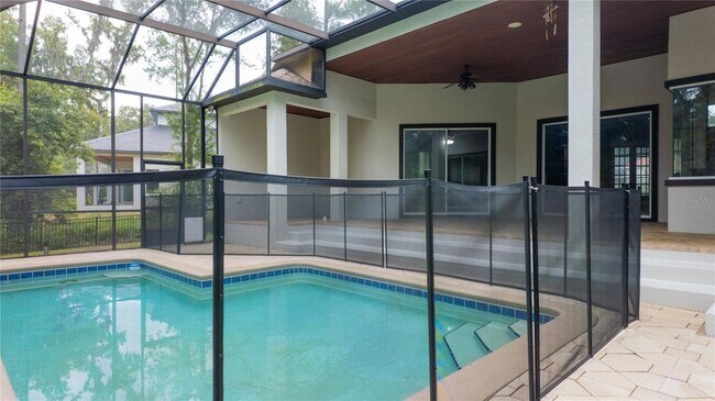 Building Photo - 617 SE 47th Loop