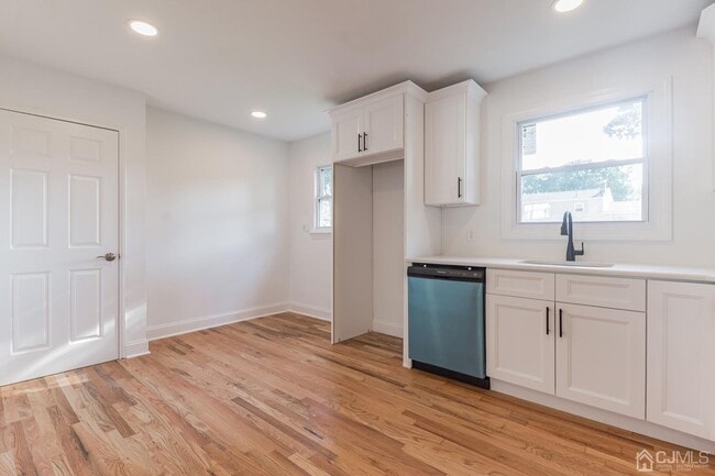 Building Photo - 21 Heathcote Ave