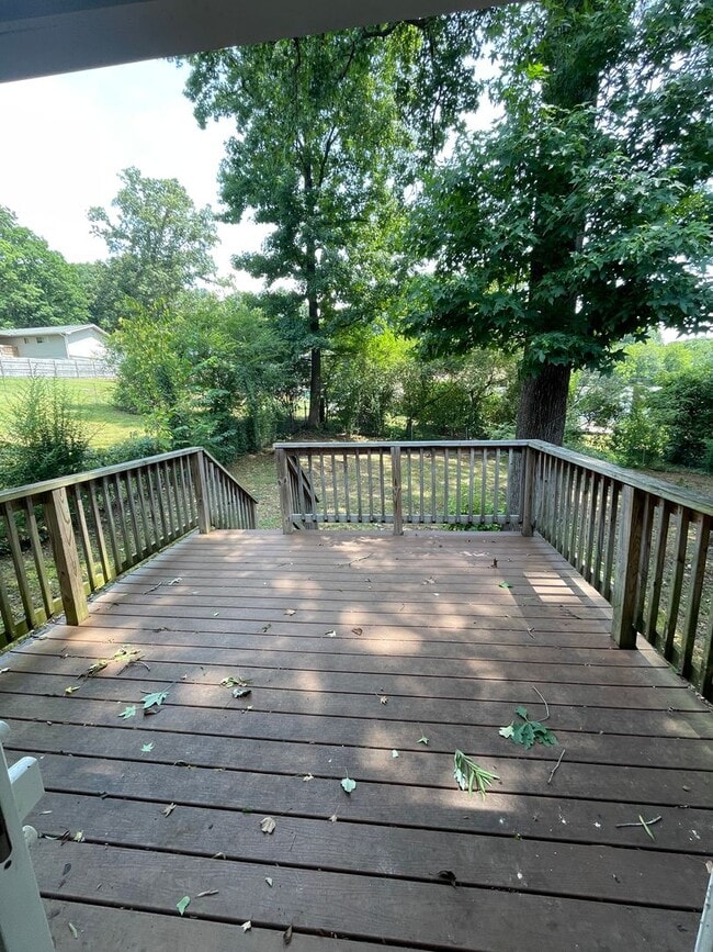 Building Photo - Beautifully renovated 3 bedroom 2.5 Bath