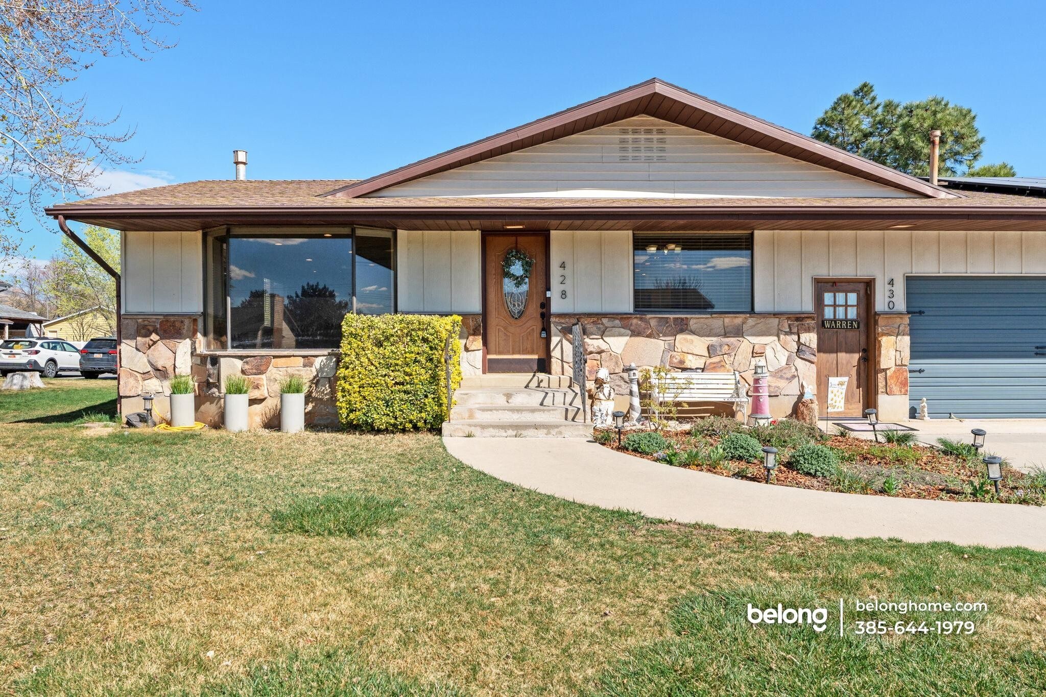 Building Photo - 428 200 E