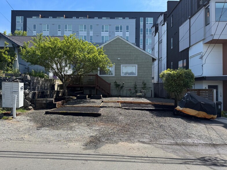 Front of the house (unit A) - 8526 16th Ave NW