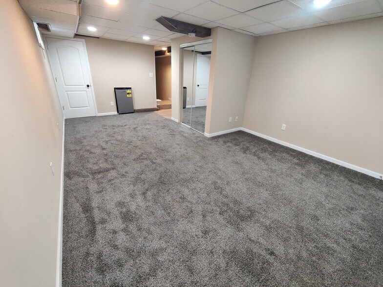 Building Photo - 4733 France Ave S