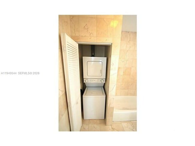 Building Photo - 929 Meridian Ave