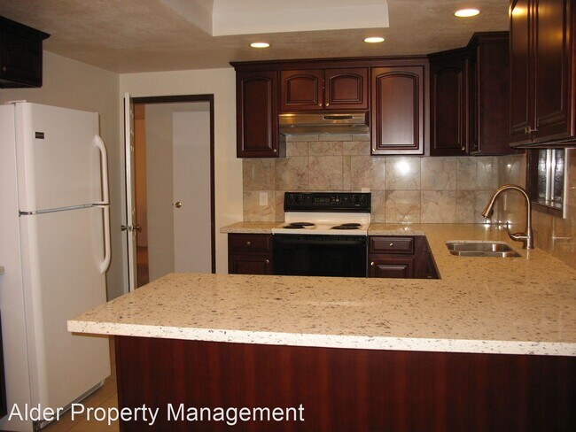 Building Photo - 4 br, 2 bath House - 17265 SE Oatfield Road