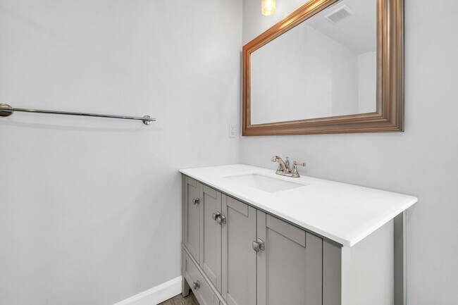 Building Photo - 358 Kepner Dr NE
