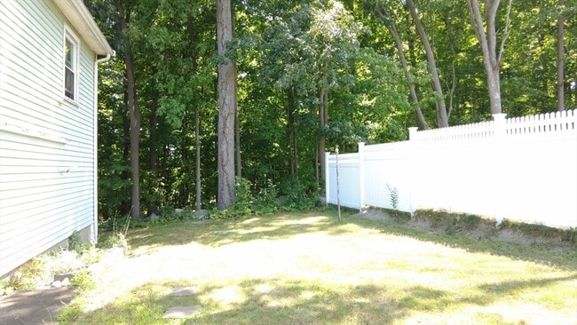 Building Photo - 12 Oak Hill Rd