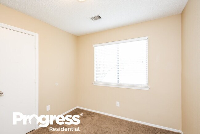 Building Photo - 7817 Clairmont Ave
