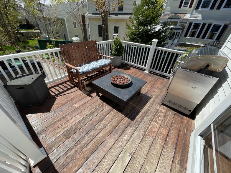 Building Photo - 2 Hough St