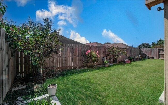 Building Photo - 610 Kiley Dr