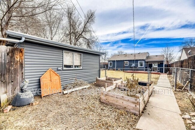 Building Photo - 4670 S Washington St