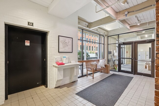 Building Photo - 1 Saco Island Terrace