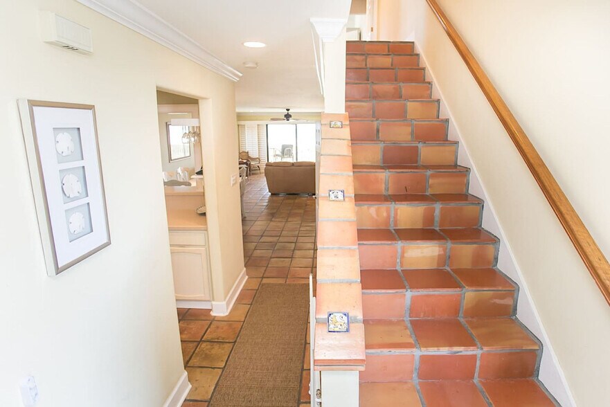 Building Photo - 6100 A1A S