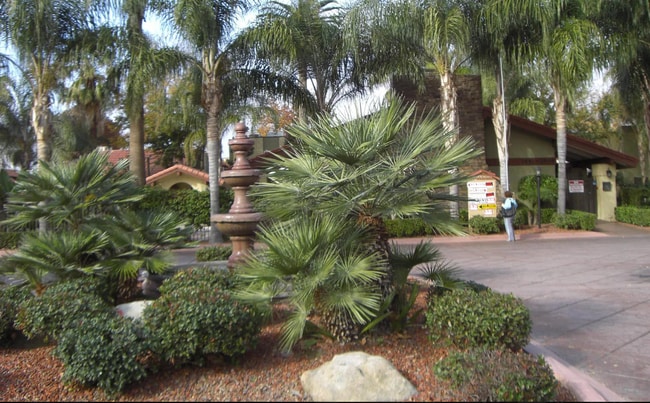 Building Photo - 2881 Huntington Blvd