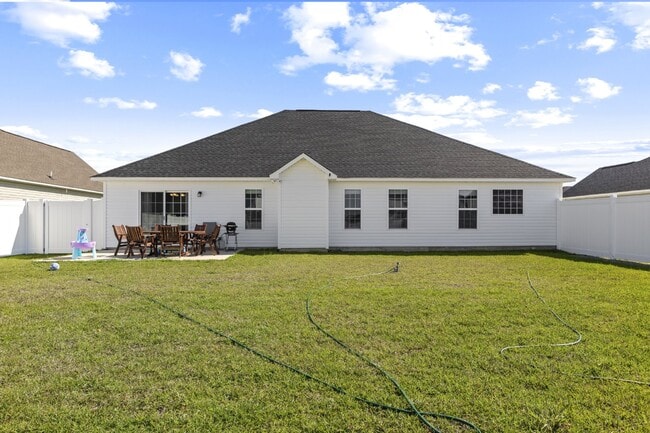 Building Photo - 251 Crossroads Store Dr