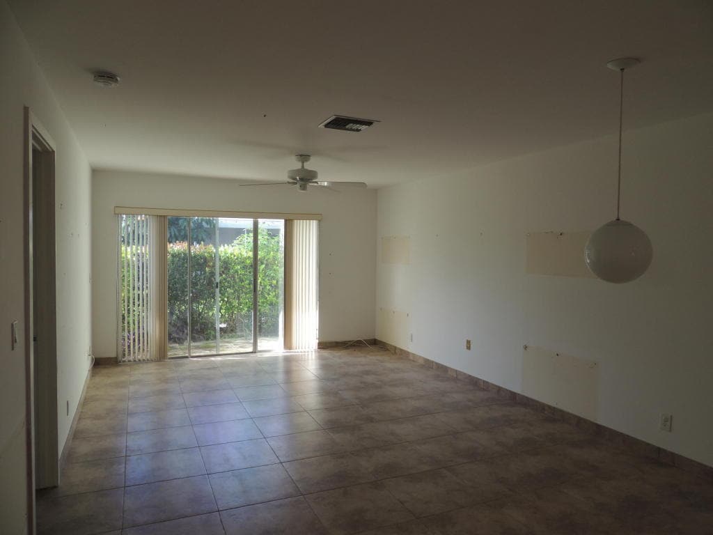 Building Photo - 2381 Papaya Dr