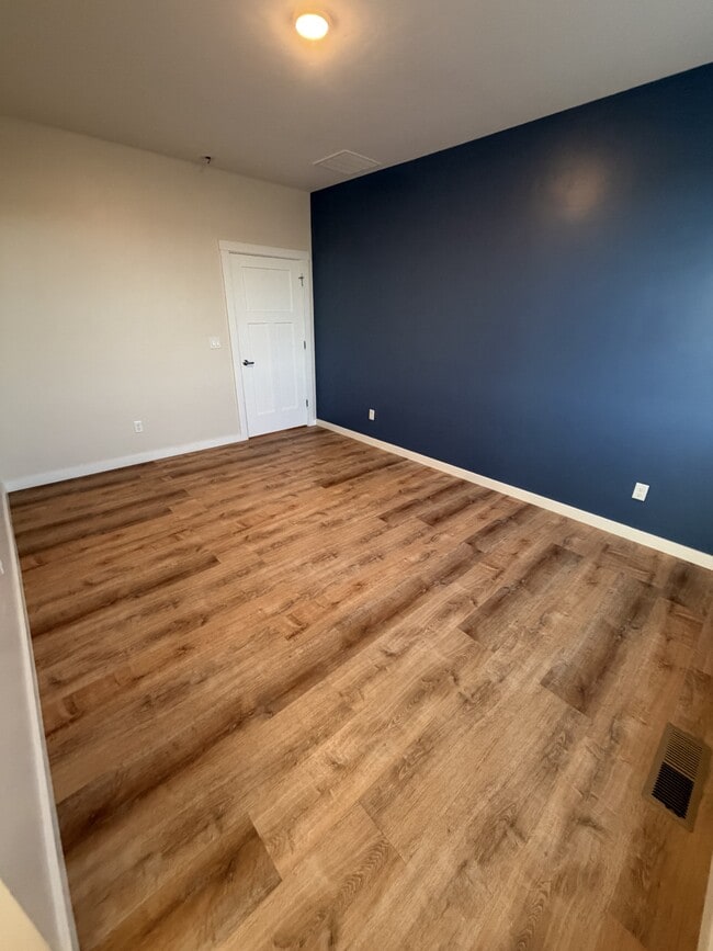 Building Photo - 4280 NE Alexander Way