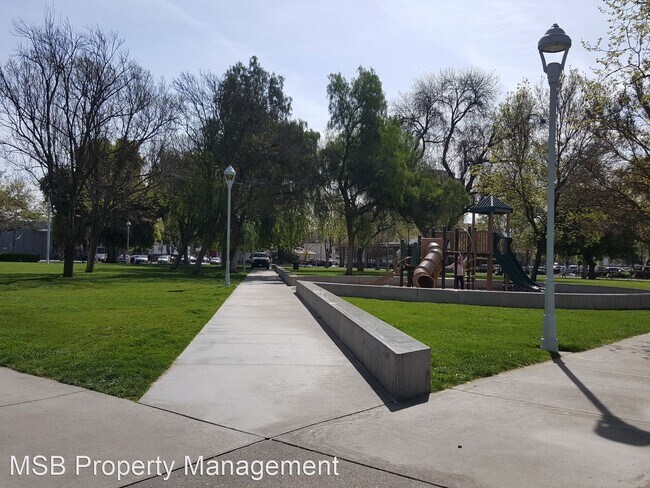 Building Photo - 2289 Bonifacio St