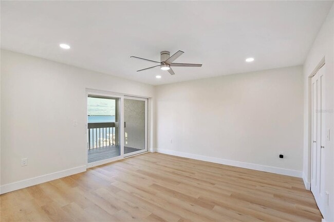 Building Photo - 150 Marina Del Rey Ct