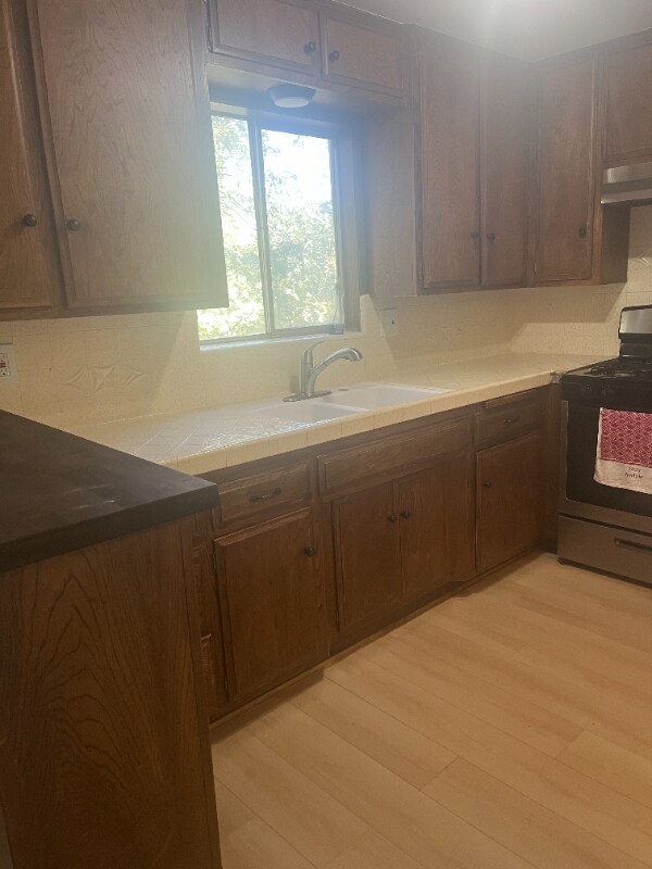 Building Photo - 675 E Victoria Ct