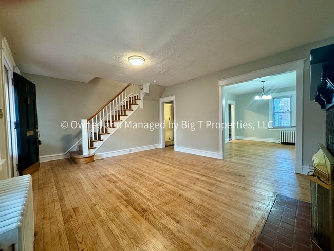 Building Photo - CUTE! 3bd Townhouse in Baynard Village