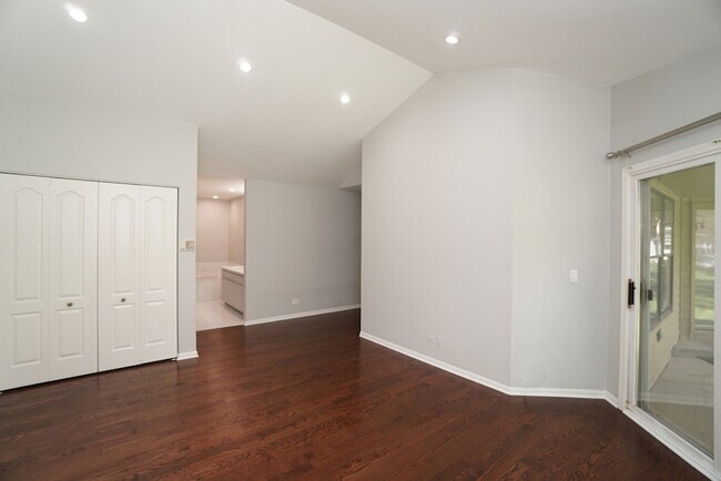 Building Photo - 229 Willow Pkwy