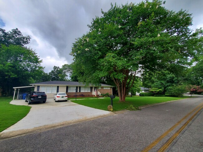 Building Photo - 412 Maiden Ln