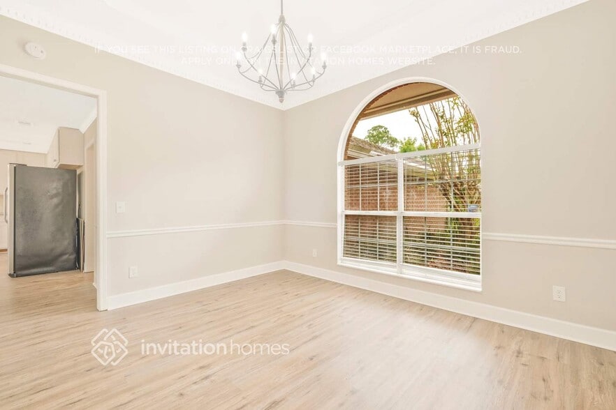 Building Photo - 2241 Staggerbush Dr