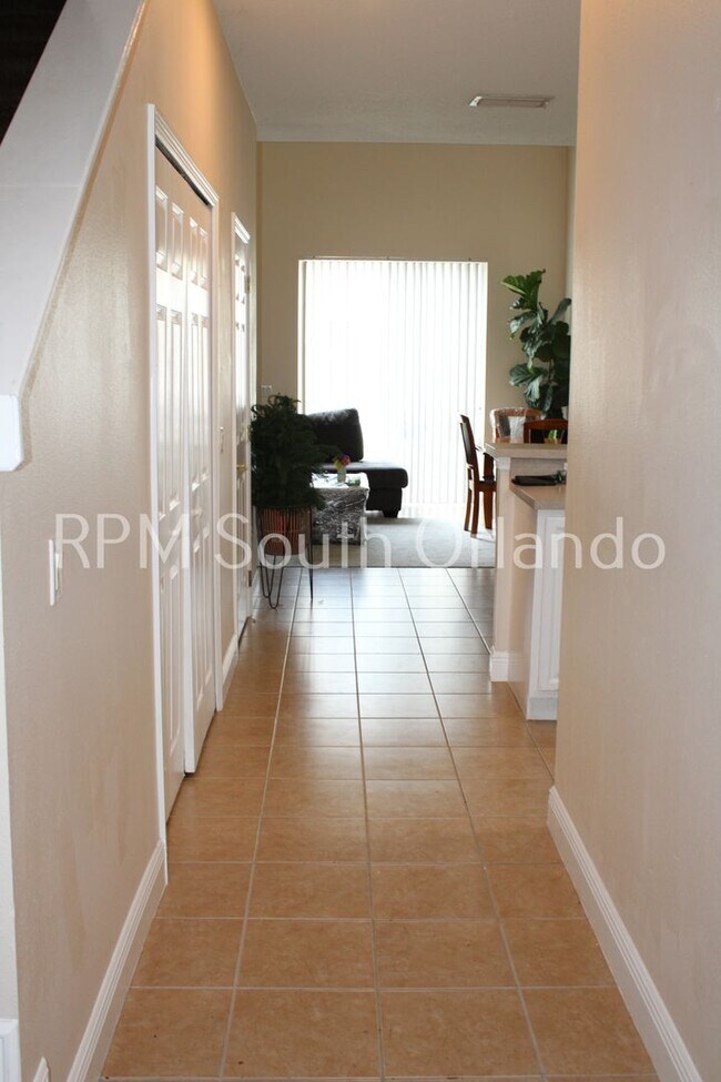 Building Photo - 2 story Townhouse, 3 bedroom, 2.5 bath in Saint Cloud FL.