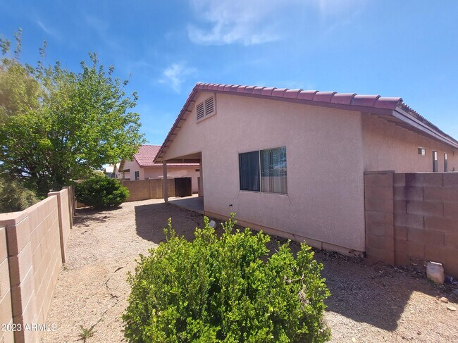 Building Photo - 5445 Los Capanos Dr