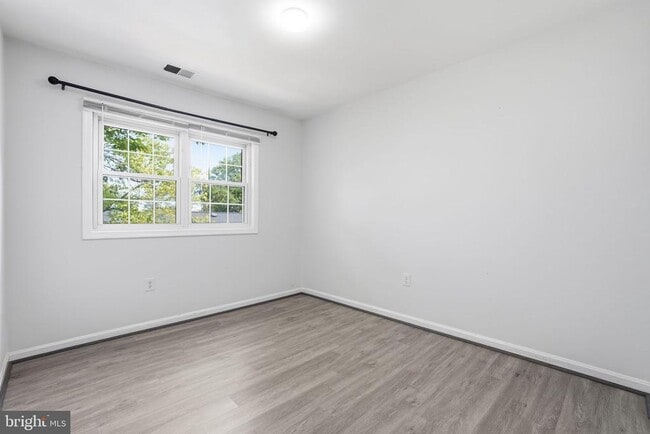 Building Photo - 9178 Laurelwood Ct