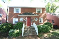 Building Photo - 1404 W Chapel Hill St