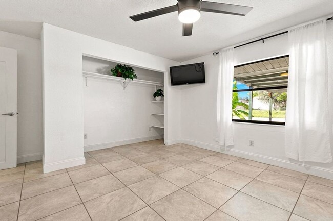 Building Photo - 2393 Victor Rd