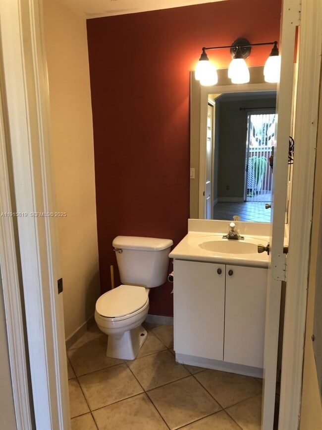 Building Photo - 6141 NW 115th Pl