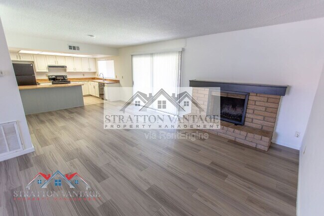 Building Photo - 7911 East Vía de Belleza