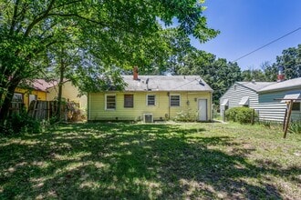 Building Photo - 742 S Dellrose St