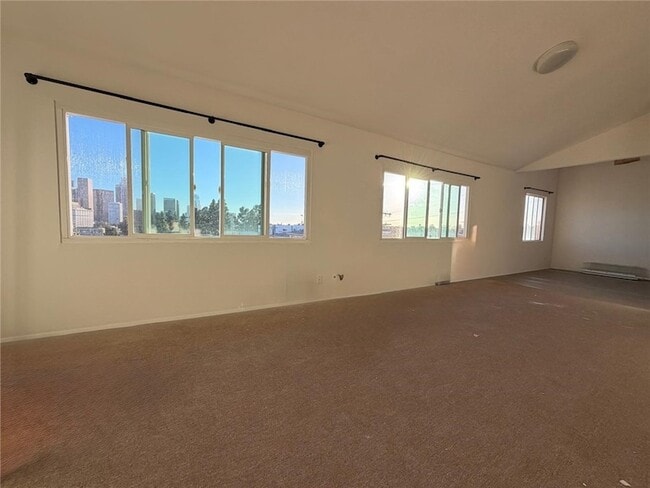 Building Photo - 911 N Beaudry Ave